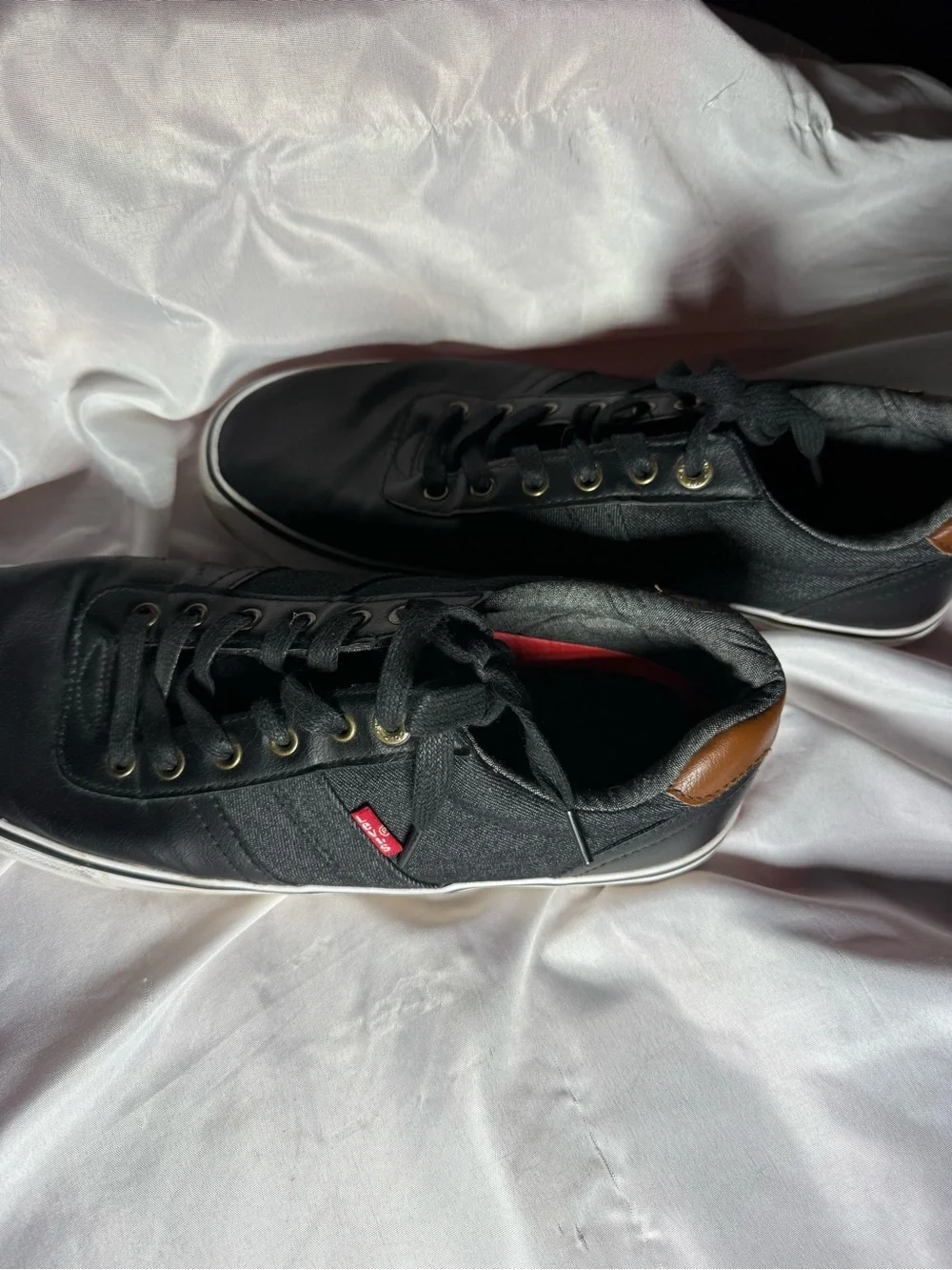 Levi's Black and Brown Low-Top Lace-Up Sneakers- size 11